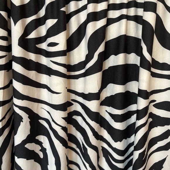 Zebra Stripe Colorful Stretch Midi Skirt Plus 2X NWT Magic - Picture 8 of 8